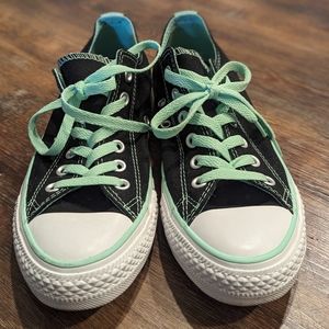 Brand New Women's Converse